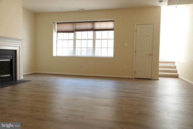 1112 PLEASANT DR, Rockville, MD 20850