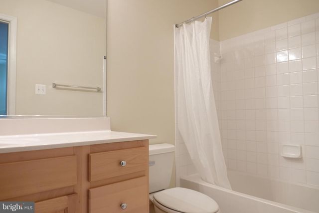 1112 PLEASANT DR, Rockville, MD 20850