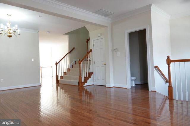 1112 PLEASANT DR, Rockville, MD 20850