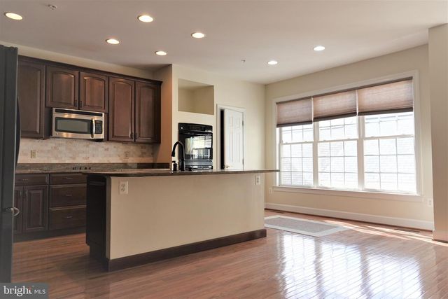 1112 PLEASANT DR, Rockville, MD 20850