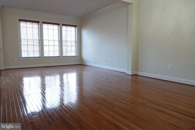 1112 PLEASANT DR, Rockville, MD 20850