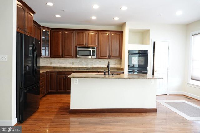 1112 PLEASANT DR, Rockville, MD 20850