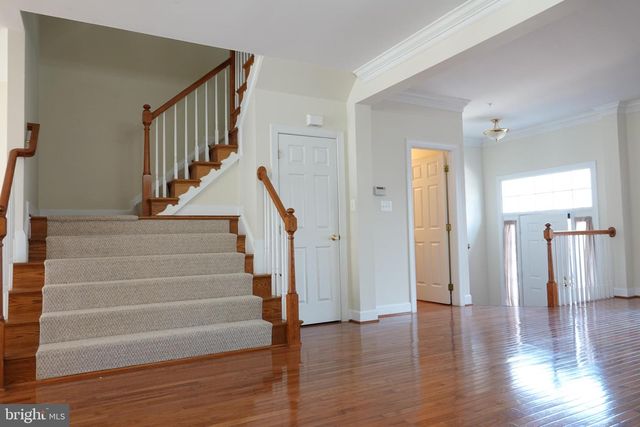 1112 PLEASANT DR, Rockville, MD 20850