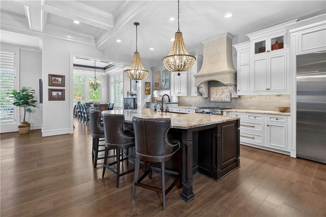 6009 W 137th Street, Overland Park, KS 66223