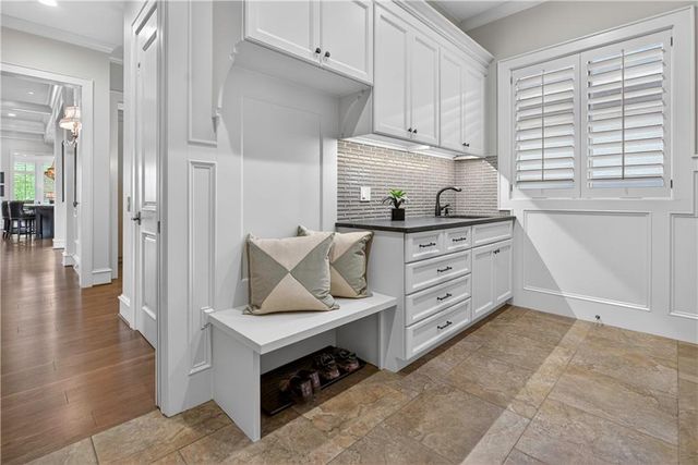 6009 W 137th Street, Overland Park, KS 66223