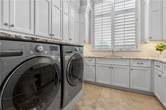 6009 W 137th Street, Overland Park, KS 66223