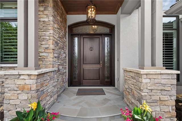6009 W 137th Street, Overland Park, KS 66223