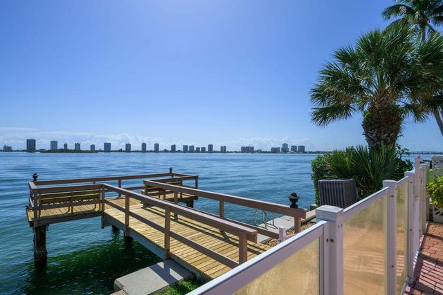 101 Doolen Court 307, North Palm Beach, FL 33408