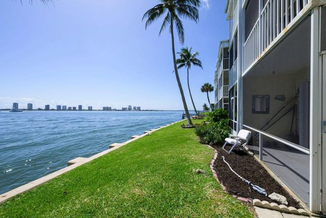 101 Doolen Court 307, North Palm Beach, FL 33408
