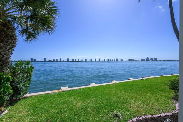 101 Doolen Court 307, North Palm Beach, FL 33408