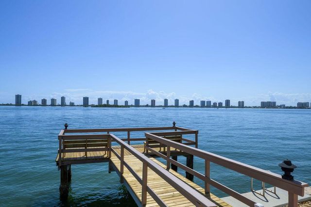 101 Doolen Court 307, North Palm Beach, FL 33408