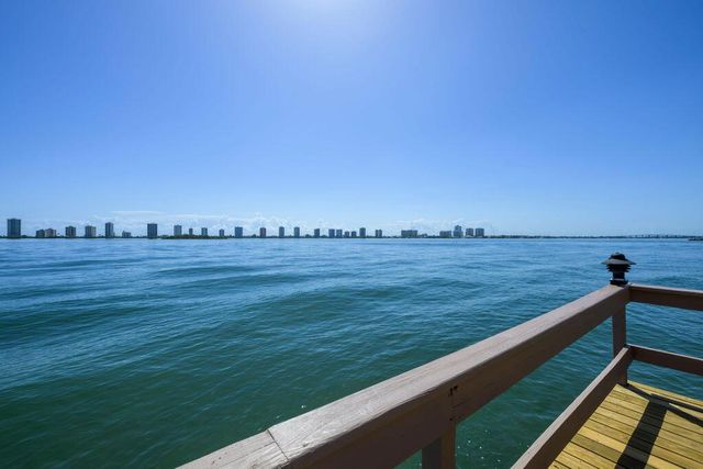 101 Doolen Court 307, North Palm Beach, FL 33408