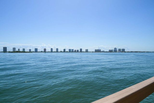 101 Doolen Court 307, North Palm Beach, FL 33408