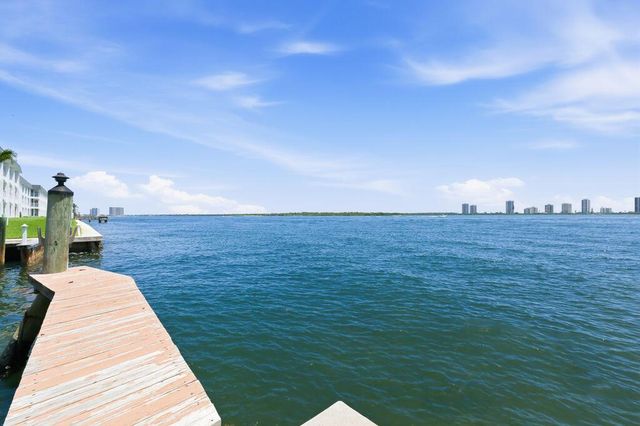 101 Doolen Court 307, North Palm Beach, FL 33408