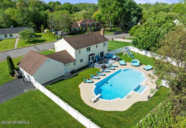 16 Bridle Drive, West Long Branch, NJ 07764