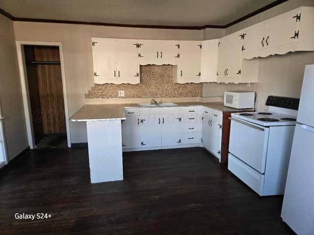 1104 S WESTERN Street, Amarillo, TX 79106