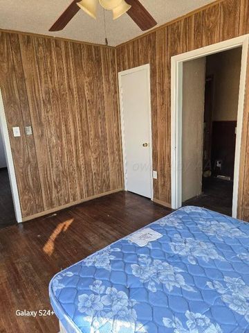 1104 S WESTERN Street, Amarillo, TX 79106