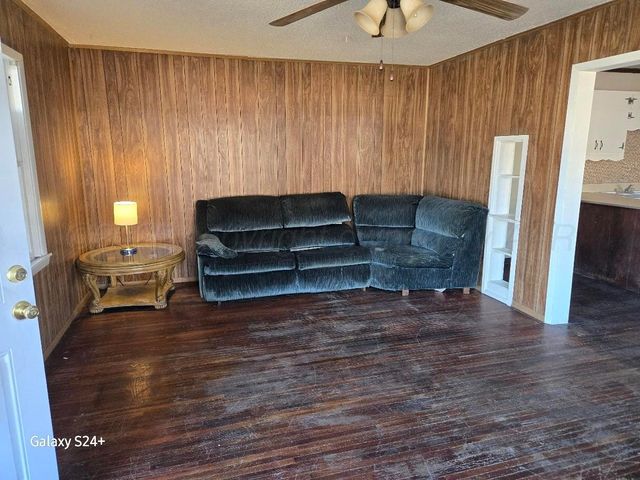 1104 S WESTERN Street, Amarillo, TX 79106