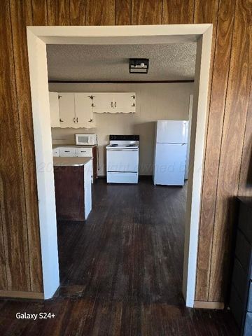 1104 S WESTERN Street, Amarillo, TX 79106