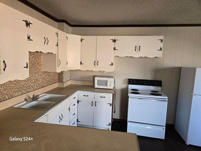 1104 S WESTERN Street, Amarillo, TX 79106