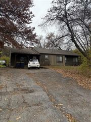 8100 OLDHAM Road, Kansas City, MO 64138