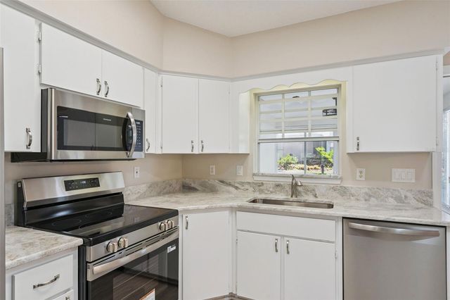 27211 RACQUET CIRCLE, Leesburg, FL 34748
