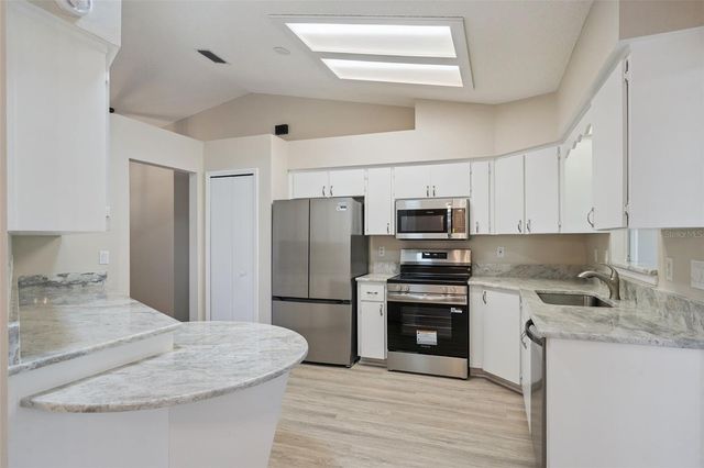 27211 RACQUET CIRCLE, Leesburg, FL 34748