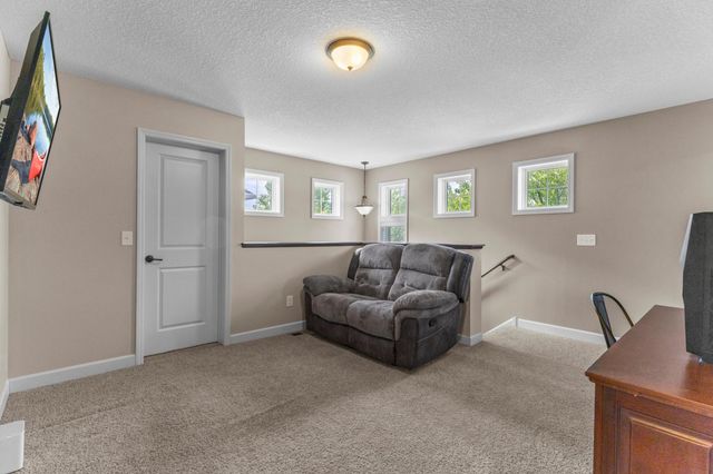 9993 5th Street Lane N, Lake Elmo, MN 55042