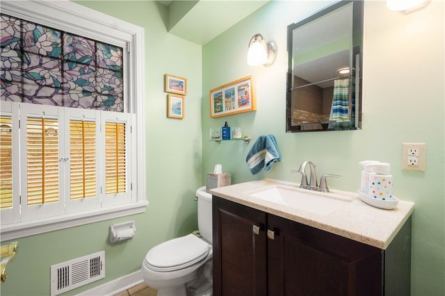 52 Newgate Rd, Kilbuck Twp, PA 15202