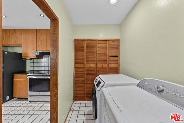 2569 Patricia Avenue, Los Angeles, CA 90064