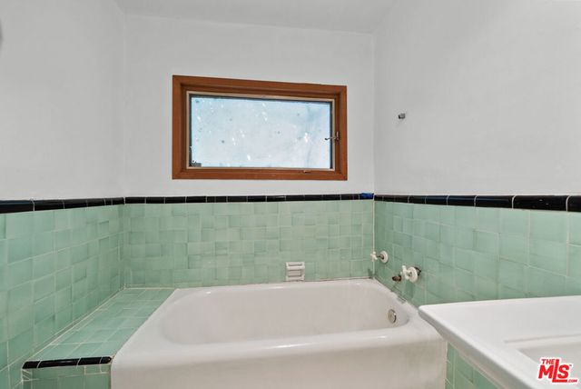 2569 Patricia Avenue, Los Angeles, CA 90064