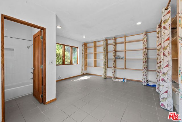 2569 Patricia Avenue, Los Angeles, CA 90064