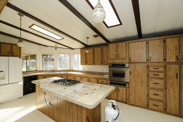 19019 Olinda Road, Anderson, CA 96007