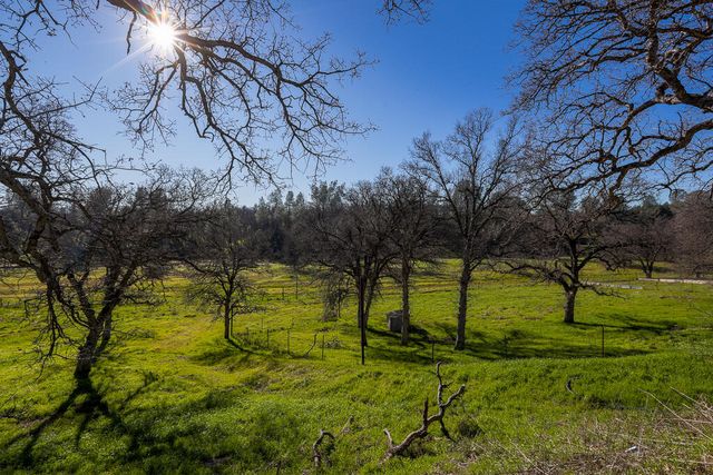 19019 Olinda Road, Anderson, CA 96007