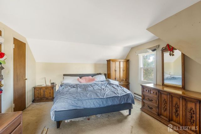 101 Lorraine Avenue, Middlesex, NJ 08846