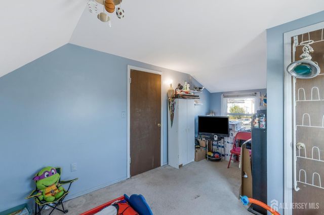 101 Lorraine Avenue, Middlesex, NJ 08846