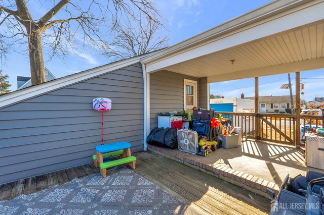 101 Lorraine Avenue, Middlesex, NJ 08846