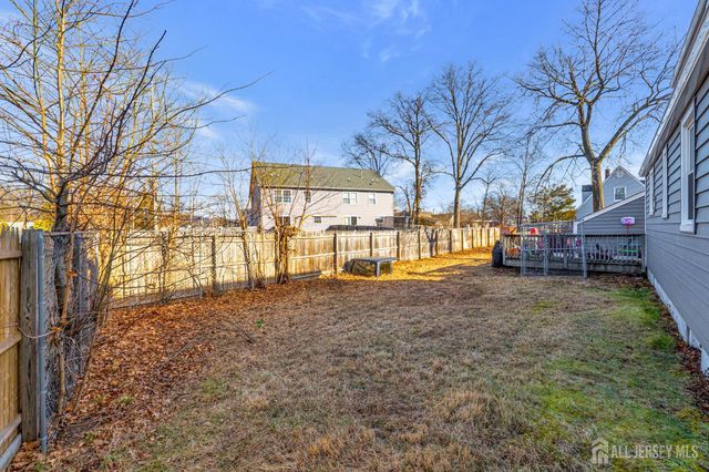 101 Lorraine Avenue, Middlesex, NJ 08846