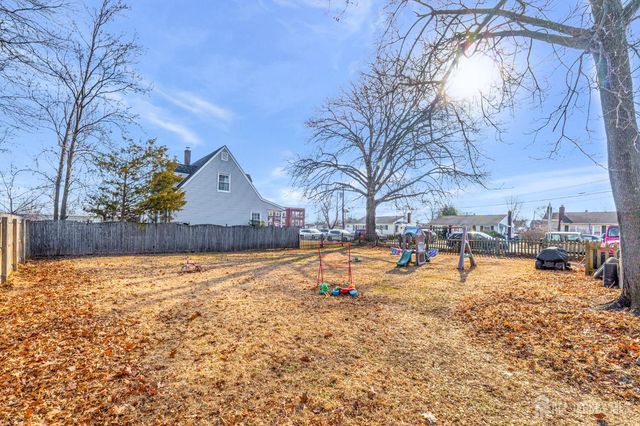 101 Lorraine Avenue, Middlesex, NJ 08846