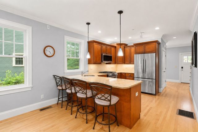 36 Journeys End Ln 13, Lexington, MA 02421