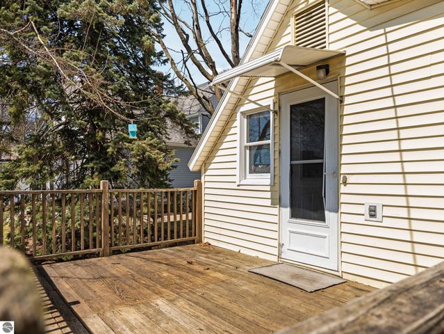 311 W Twelfth Street, Traverse City, MI 49684