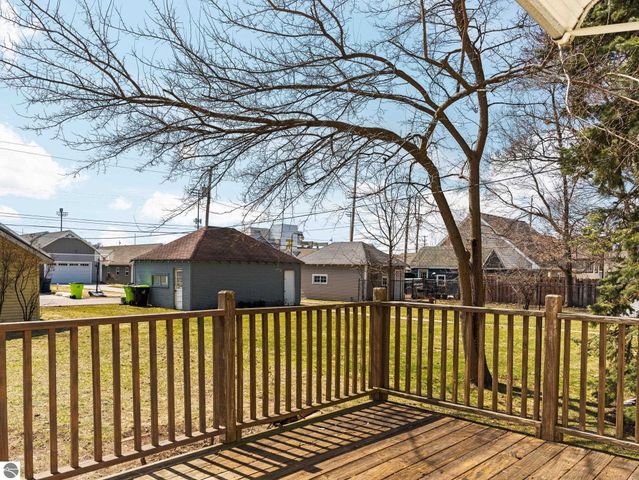 311 W Twelfth Street, Traverse City, MI 49684