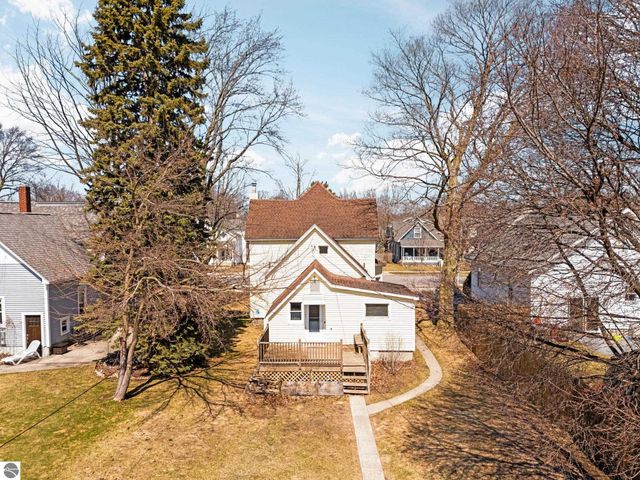 311 W Twelfth Street, Traverse City, MI 49684