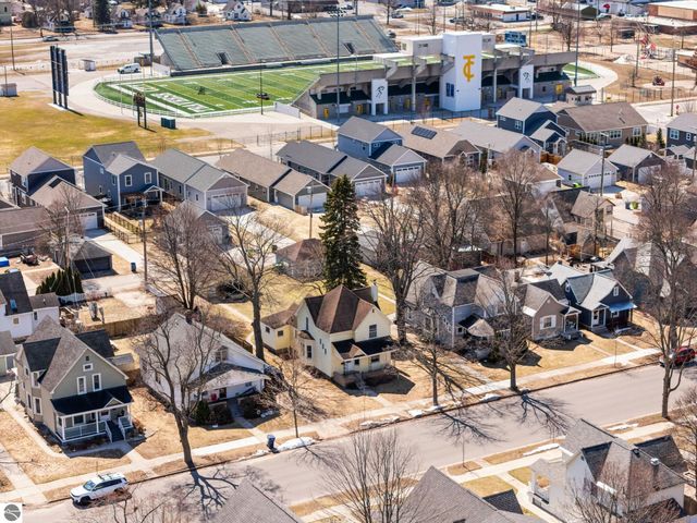 311 W Twelfth Street, Traverse City, MI 49684