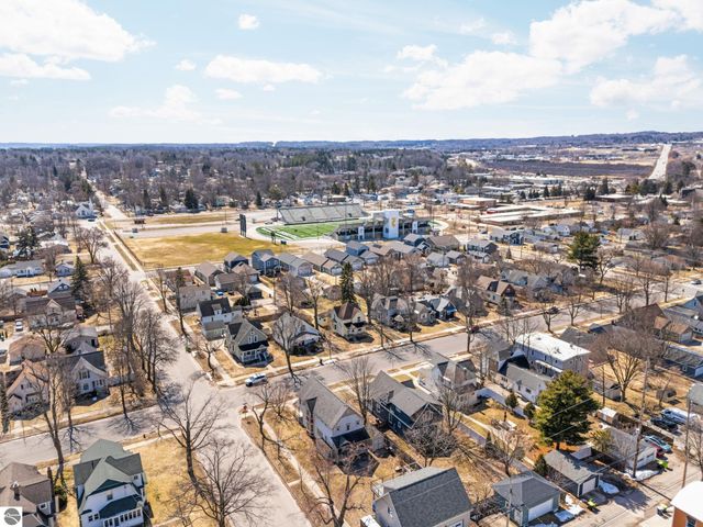 311 W Twelfth Street, Traverse City, MI 49684