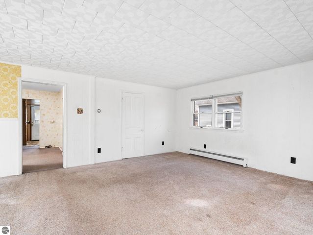 311 W Twelfth Street, Traverse City, MI 49684