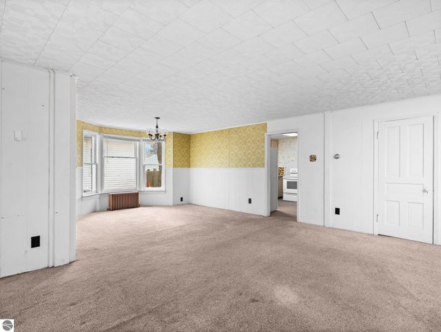 311 W Twelfth Street, Traverse City, MI 49684