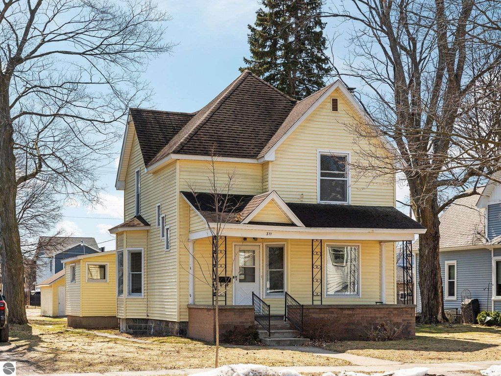 311 W Twelfth Street, Traverse City, MI 49684