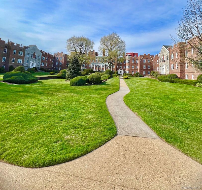 104 S Village Avenue 1H, Rockville Centre, NY 11570 — exterior
