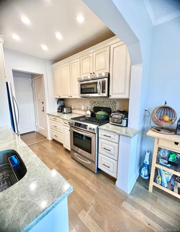 104 S Village Avenue 1H, Rockville Centre, NY 11570 — photo 4